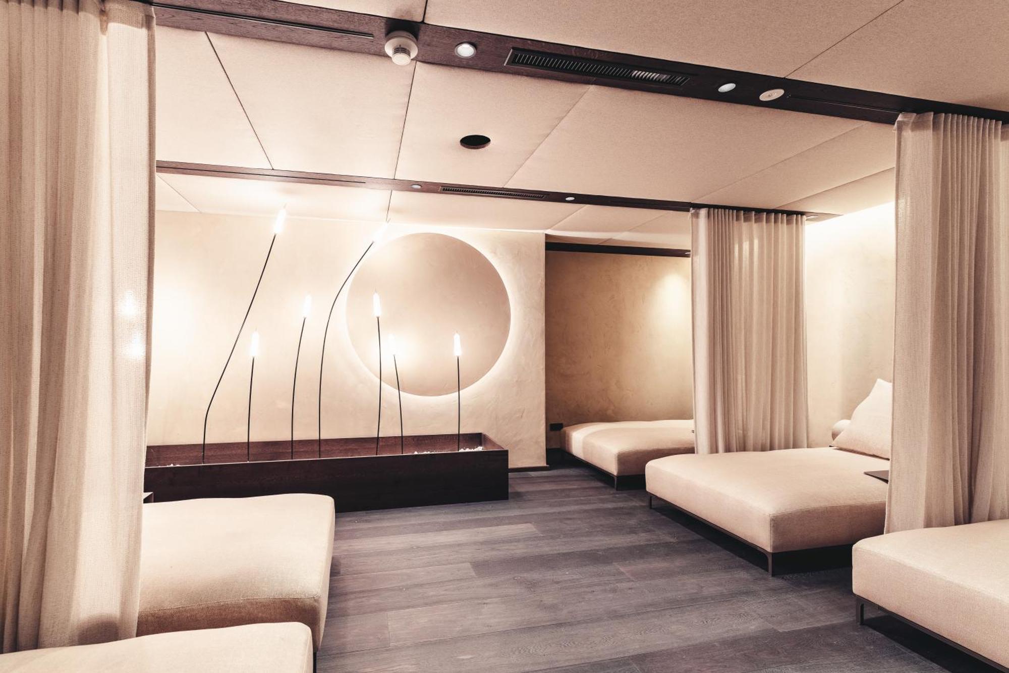 Traumhotel Alpina Superior --Yoga Und Ayurvedahotel (Adults Only) 盖洛斯 外观 照片