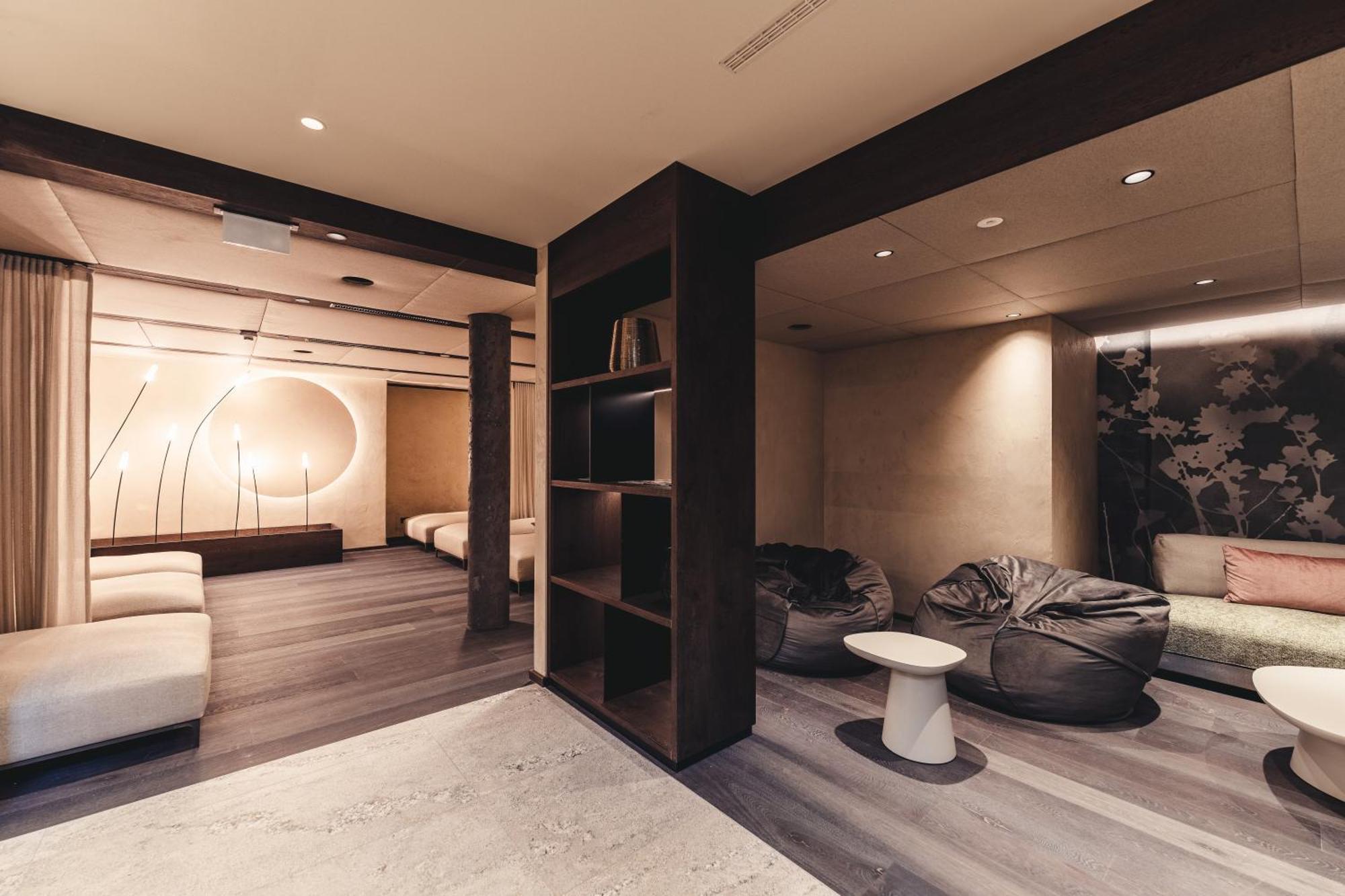 Traumhotel Alpina Superior --Yoga Und Ayurvedahotel (Adults Only) 盖洛斯 外观 照片